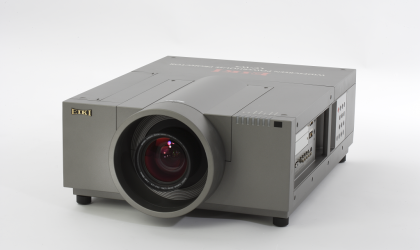 LC-W5 LCD Projector