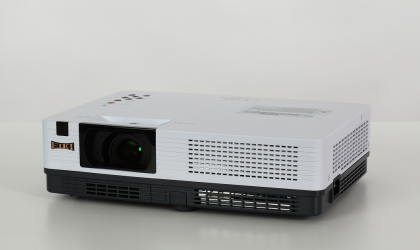 LC-XBL26W LCD Projector